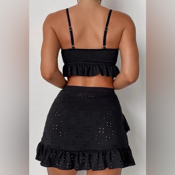 3Pc Swim Set Black Lace Knotted Ruffle Trim Bikini Set With Wrap Skirt NWT - Picture 2 of 2